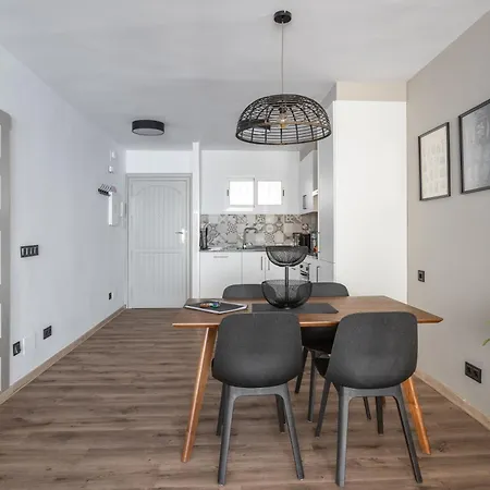 Stylish With Sea View Apartamento