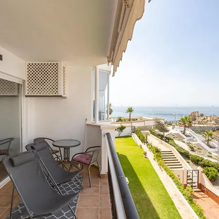Апартаменты Stylish With Sea View